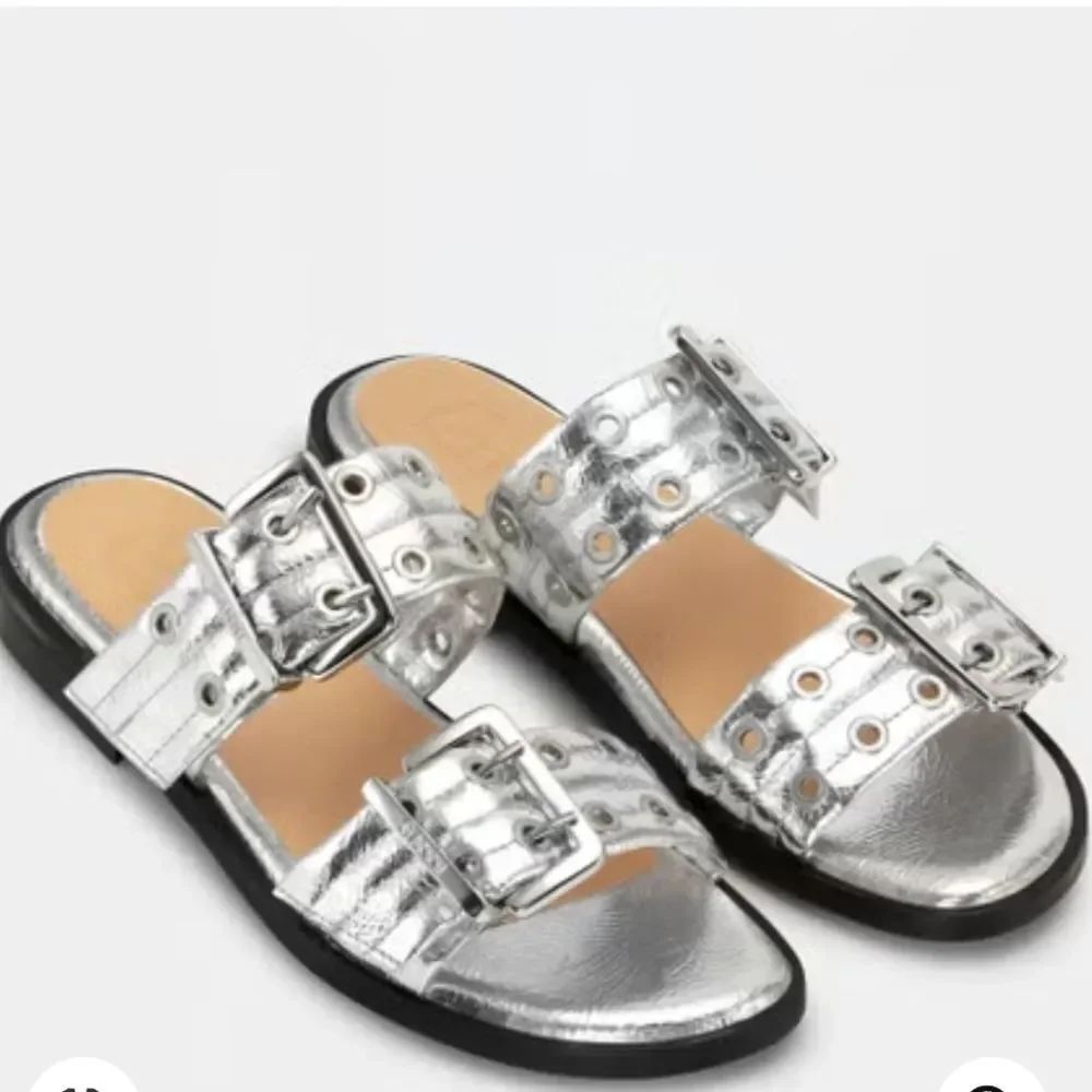 BRAND NEW GIASONE BUCKLE TWO-STRAP SANDALS